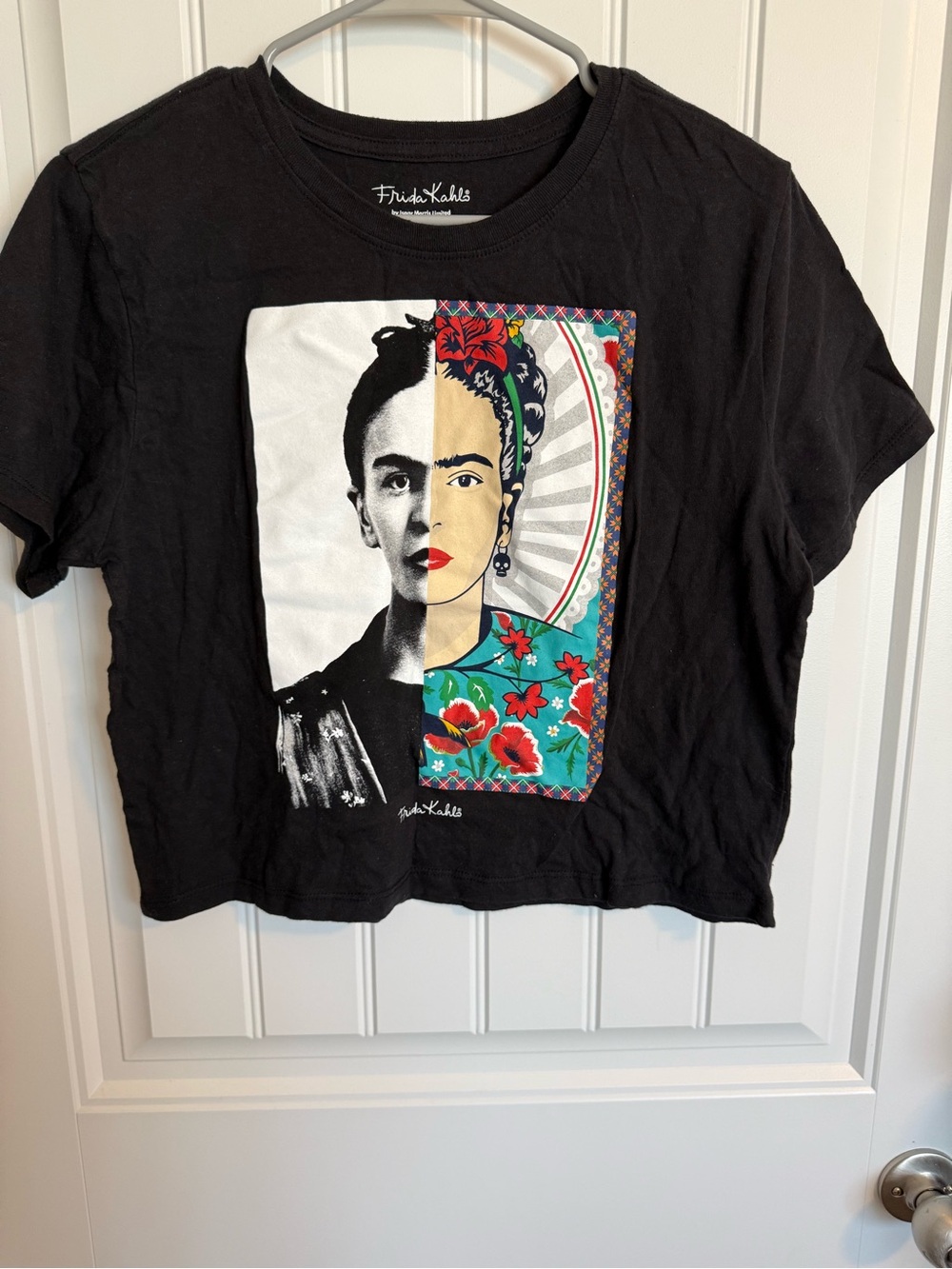 Isaac Mizrahi Black Crop Tee with Multicolor Frida Graphic Frida Kahlo